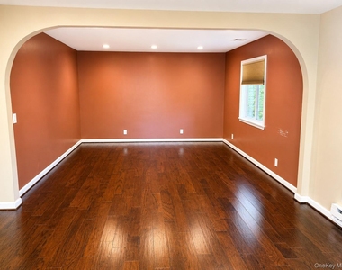 23 Ginny Lane - Photo Thumbnail 7