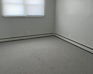 822 9th Street - Photo Thumbnail 4