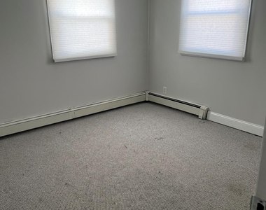 822 9th Street - Photo Thumbnail 6