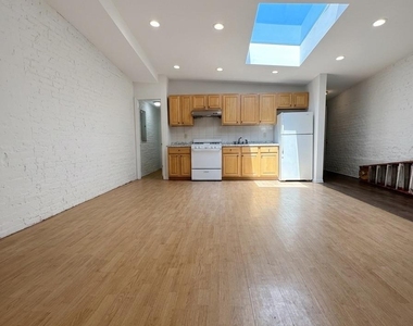 313 Main Street - Photo Thumbnail 1