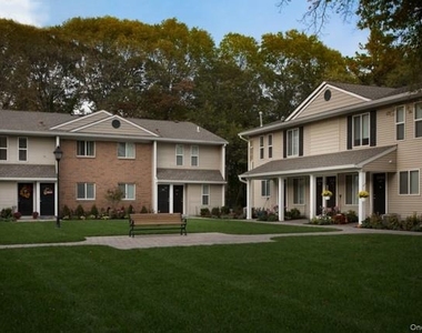 27 Country Club Drive - Photo Thumbnail 1