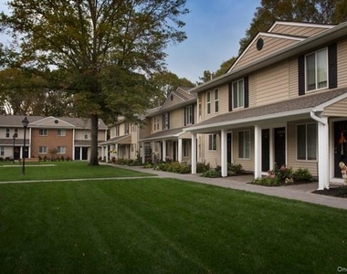 8 Country Club Drive - Photo Thumbnail 1