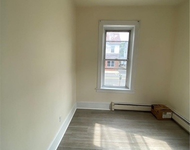 8 Franklin Avenue - Photo Thumbnail 5
