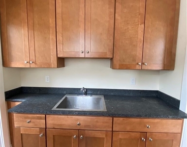 8 Franklin Avenue - Photo Thumbnail 11