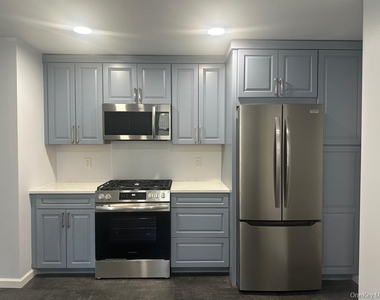 81 Carroll Street - Photo Thumbnail 3