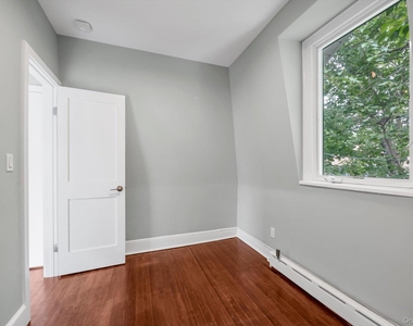 33 Central Drive - Photo Thumbnail 7