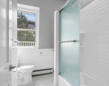 33 Central Drive - Photo Thumbnail 10