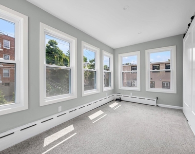 33 Central Drive - Photo Thumbnail 2