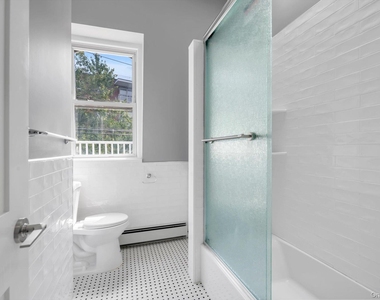 33 Central Drive - Photo Thumbnail 9