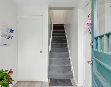 33 Central Drive - Photo Thumbnail 11