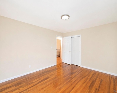 5 Tyler Avenue - Photo Thumbnail 14