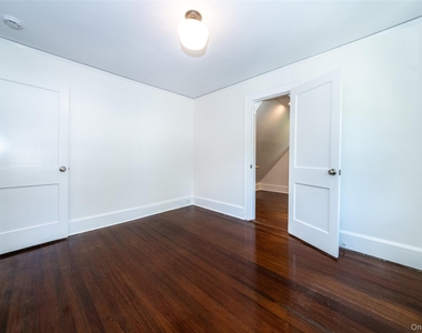 162 Rockingstone Avenue - Photo Thumbnail 19