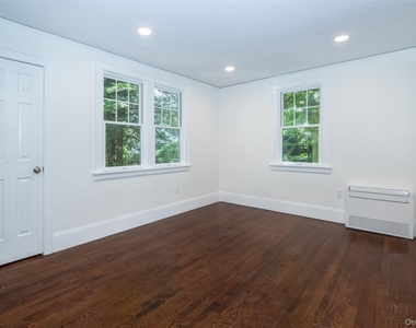 162 Rockingstone Avenue - Photo Thumbnail 11