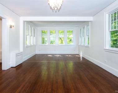 162 Rockingstone Avenue - Photo Thumbnail 5