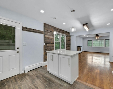 186 Midland Avenue - Photo Thumbnail 11