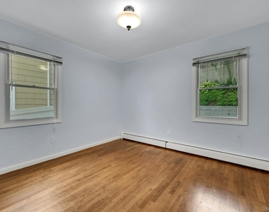 186 Midland Avenue - Photo Thumbnail 24