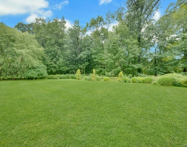 107 Holly Place - Photo Thumbnail 31