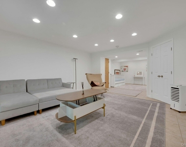 107 Holly Place - Photo Thumbnail 27