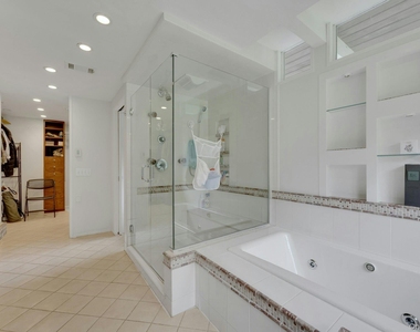 107 Holly Place - Photo Thumbnail 18