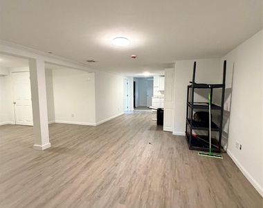 364 Lockwood Drive - Photo Thumbnail 11