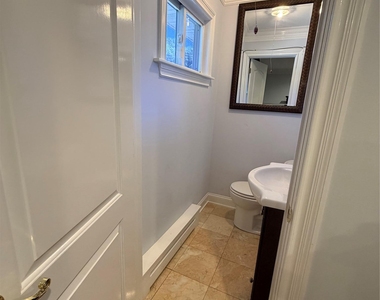 364 Lockwood Drive - Photo Thumbnail 6