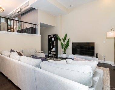 17 Edgewood Avenue - Photo Thumbnail 14