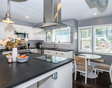 17 Edgewood Avenue - Photo Thumbnail 6