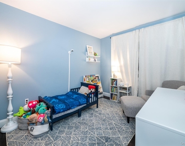 17 Edgewood Avenue - Photo Thumbnail 16