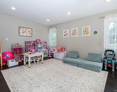 17 Edgewood Avenue - Photo Thumbnail 22