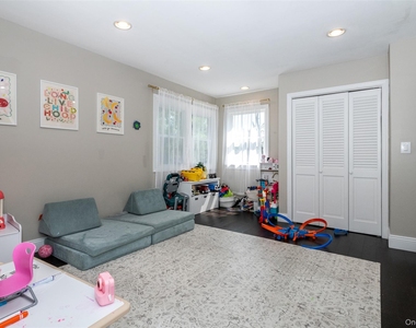 17 Edgewood Avenue - Photo Thumbnail 23