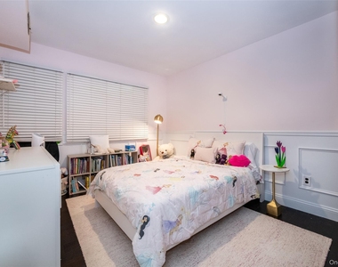 17 Edgewood Avenue - Photo Thumbnail 18