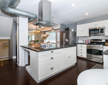 17 Edgewood Avenue - Photo Thumbnail 7