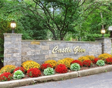4 Pinewood Circle - Photo Thumbnail 1