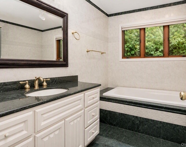 4 Pinewood Circle - Photo Thumbnail 14