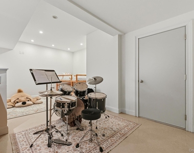 131 Ice Pond Road - Photo Thumbnail 44