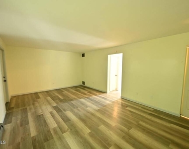 217 1st Street - Photo Thumbnail 7