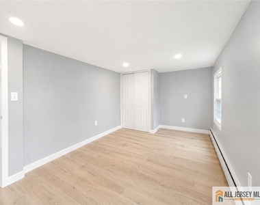 6 Rutgers Road - Photo Thumbnail 16