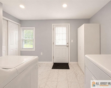 6 Rutgers Road - Photo Thumbnail 12