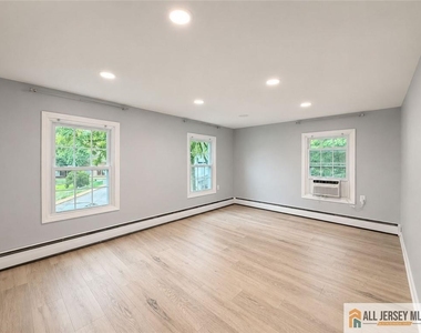 6 Rutgers Road - Photo Thumbnail 17