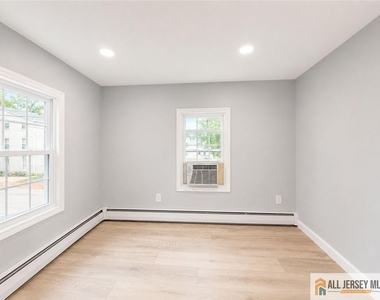 6 Rutgers Road - Photo Thumbnail 19