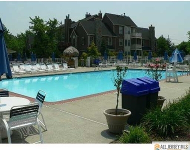39 Lear Court - Photo Thumbnail 11