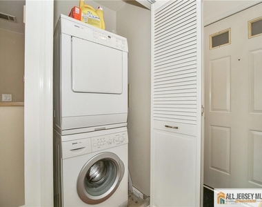 39 Lear Court - Photo Thumbnail 8