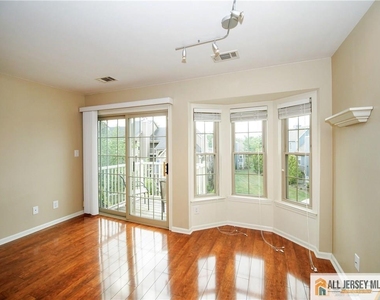 39 Lear Court - Photo Thumbnail 3