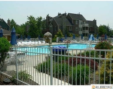 39 Lear Court - Photo Thumbnail 12