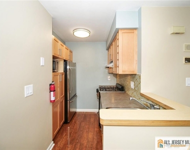 39 Lear Court - Photo Thumbnail 5