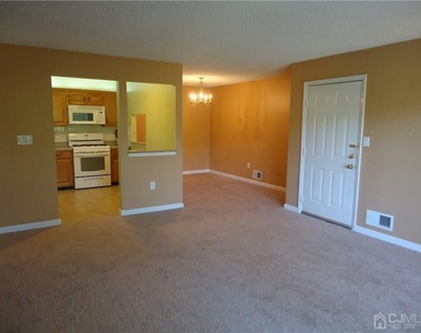 313 Wimbeldon Court - Photo Thumbnail 2