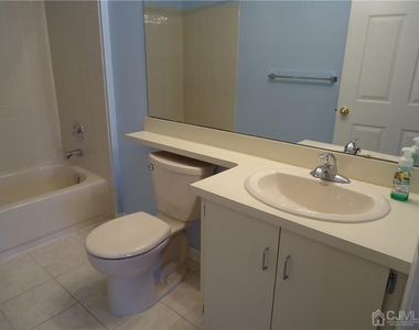 313 Wimbeldon Court - Photo Thumbnail 10