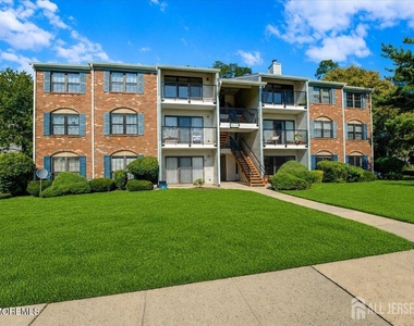 341 Danbury Lane - Photo Thumbnail 1