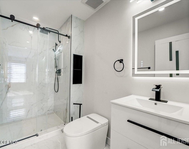 341 Danbury Lane - Photo Thumbnail 21