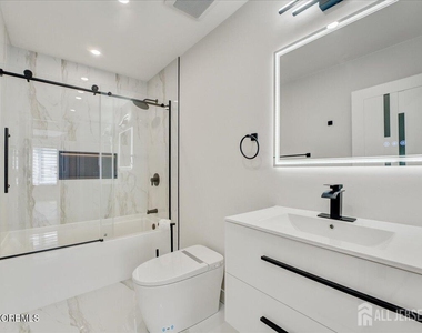 341 Danbury Lane - Photo Thumbnail 16